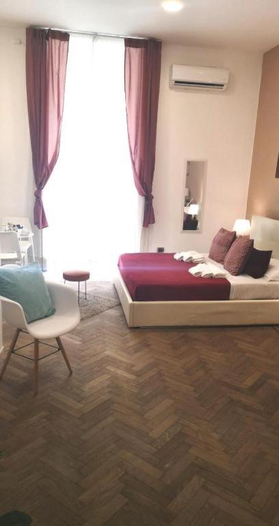 Domus Luigi Leone 2 Bed and Breakfast Napels Buitenkant foto