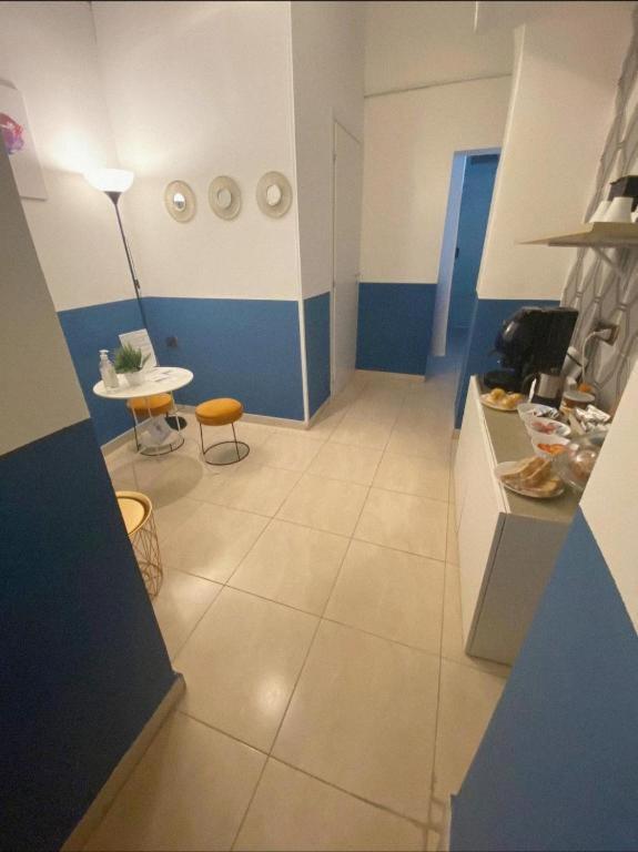 Domus Luigi Leone 2 Bed and Breakfast Napels Buitenkant foto